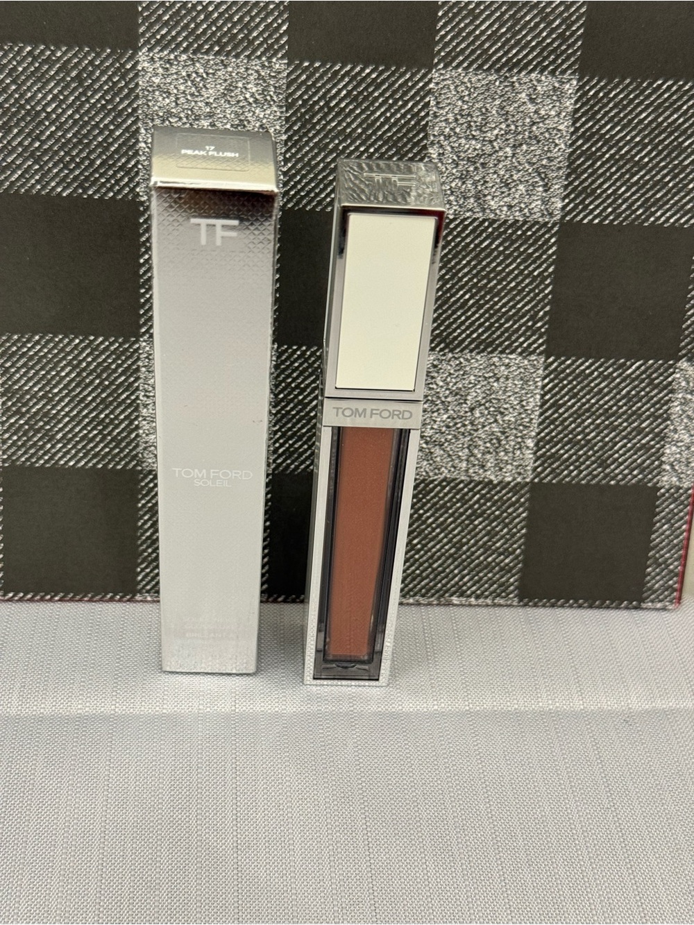 Tom Ford Lip Gloss — Rich Brown Shine(Peak Flush)